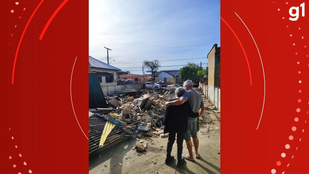 Destroos de casa de 70 anos no bairro Sarandi  Foto: Arquivo pessoal/Luiz Henrique Rodrigues de Souza