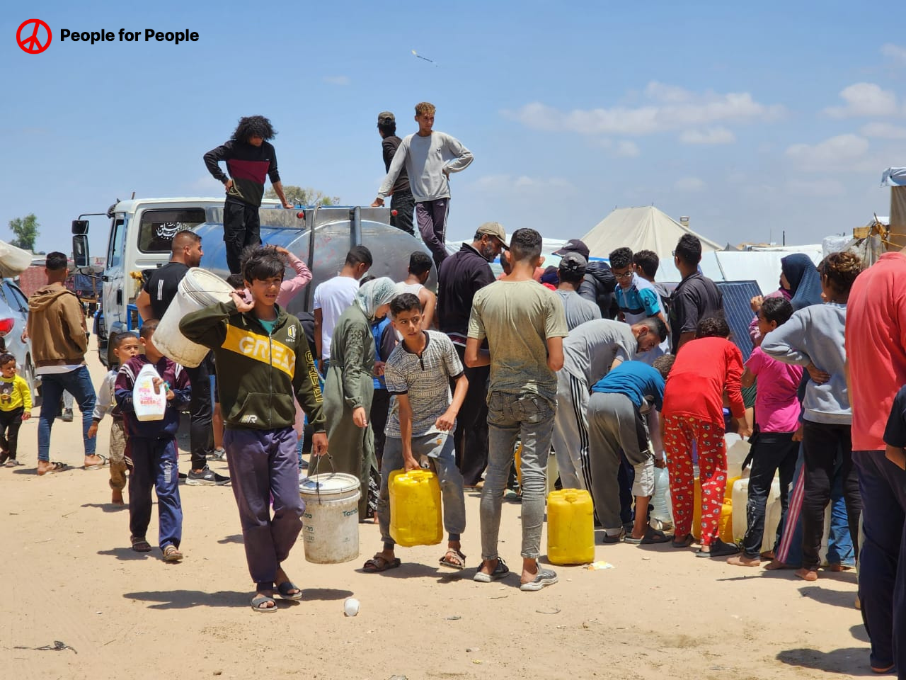 Water distribution in Gaza