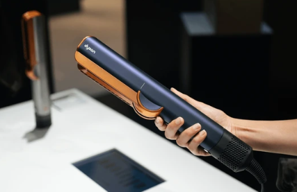 Dyson Airstrait