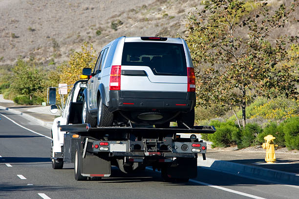 Access low cost towing services near me area, providing swift and efficient solutions for roadside breakdowns and accidents.