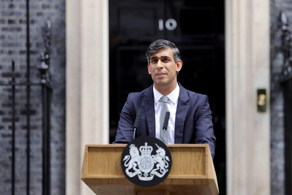 https://diendantheky.net/wp-content/uploads/2024/07/Prime_Minister_Rishi_Sunak_leaves_10_Downing_Street_53836890030-1024x683.jpg