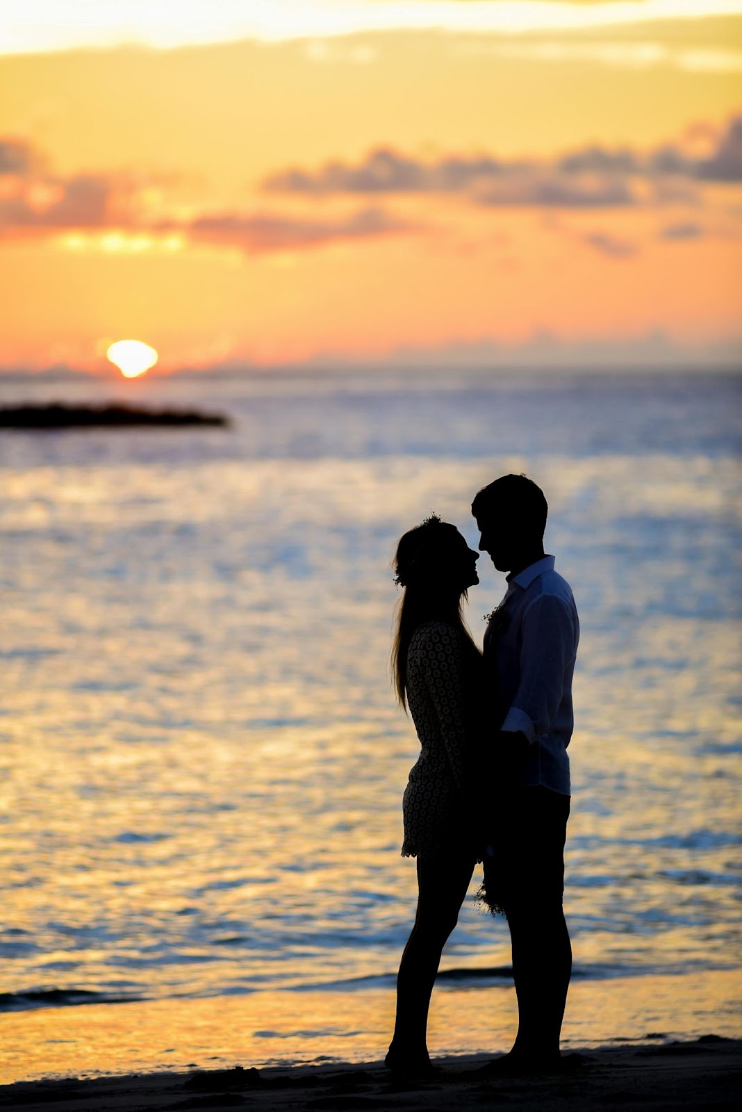 Stylish Couple DP for Instagram in sunset