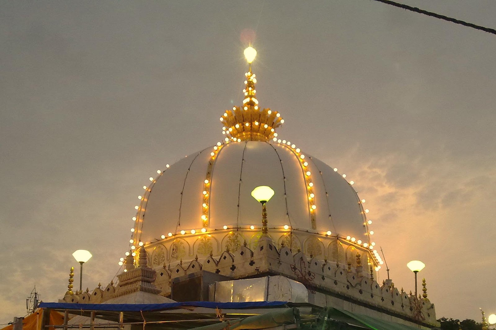 File:Dargah of moinuddin chishti.jpg - Wikimedia Commons