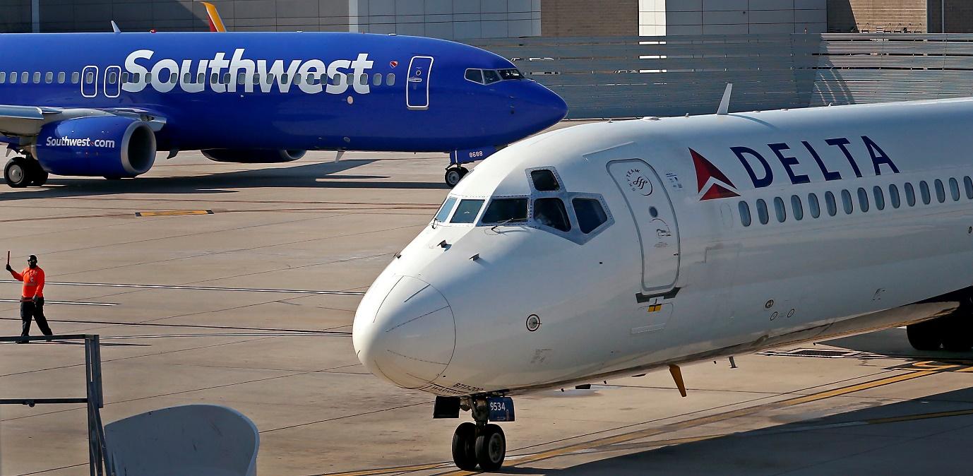 Southwest, Delta share a Dallas Love Field gate, and no, it's not working