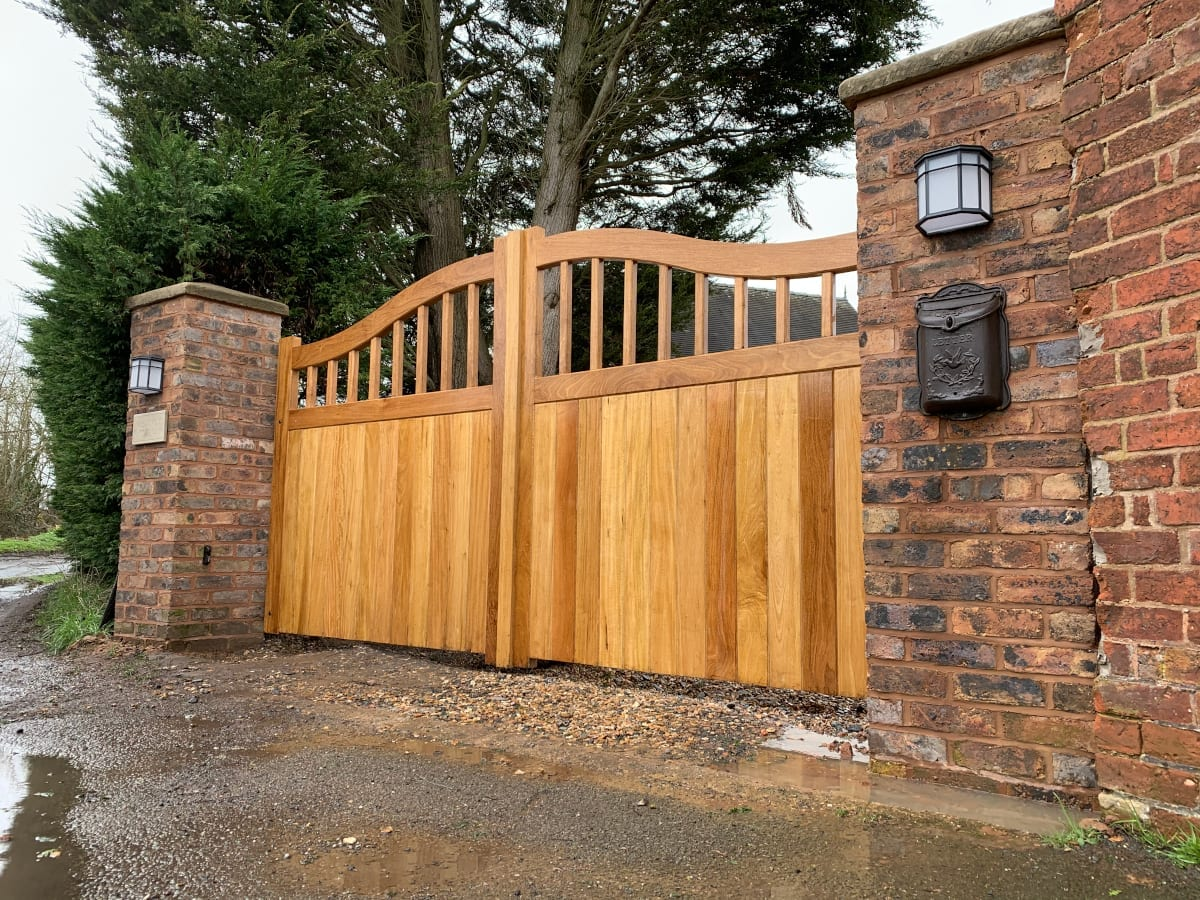 how to build a simple wooden gate