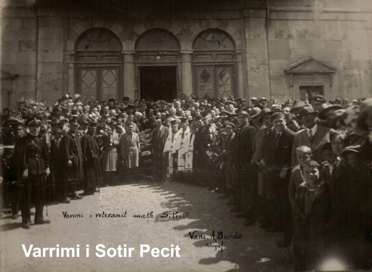 Ceremonia e varrimit të Sotir Peci+.jpg