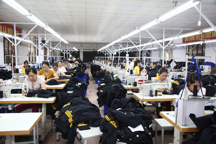  Nhân công xưởng may