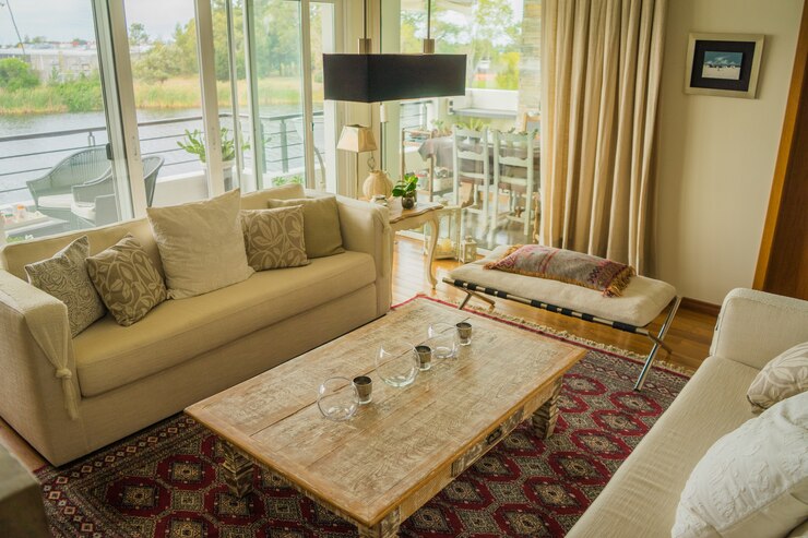 Interiors in IVy County