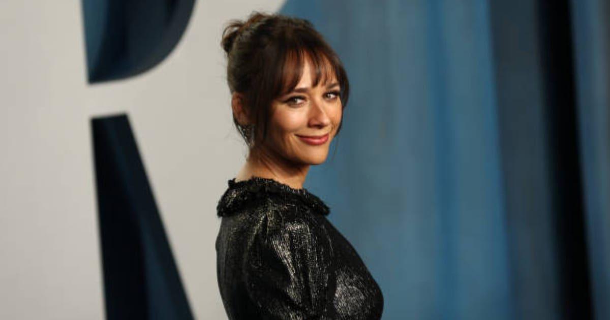 How much is The Office actress Rashida Jones worth? - Market Realist