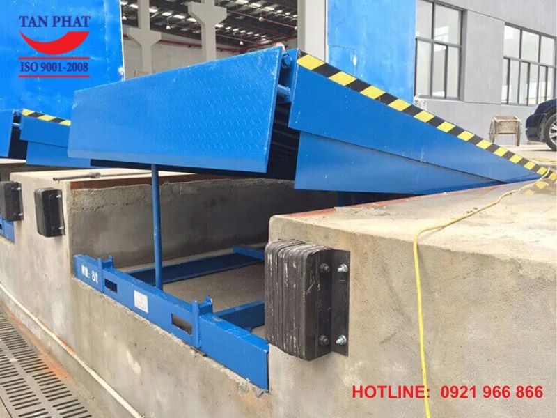 Dock leveler tiêu chuẩn 6 tấn -15 tấn