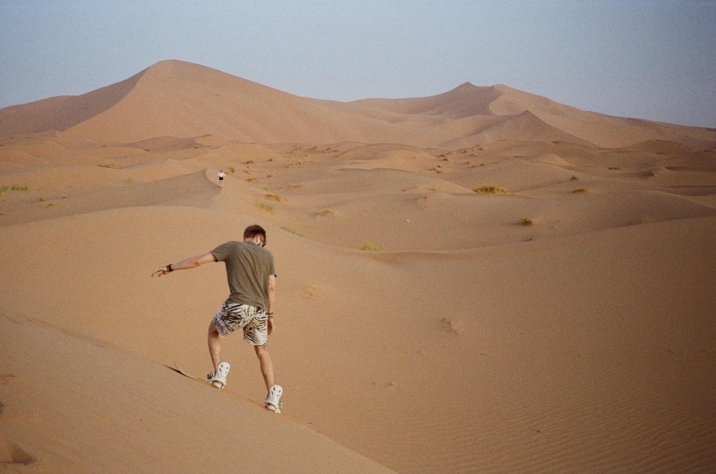 Sandboarding 