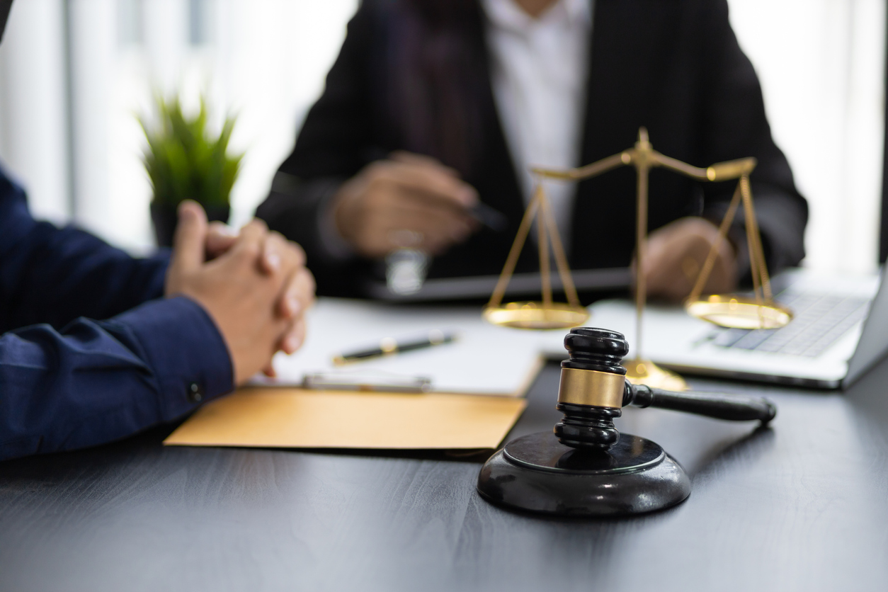 Navigating Your Claim: How a Workers’ Compensation Lawyer Can Help
