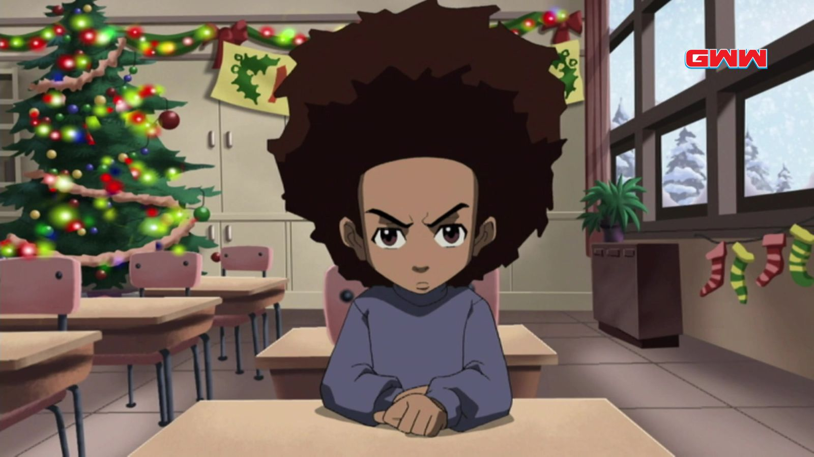 Huey Freeman sentado en un aula, ¿es Boondocks un anime?