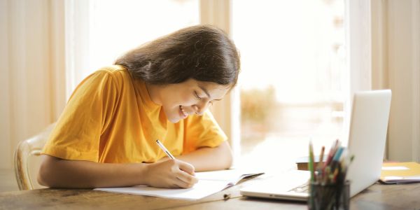 Les Online IELTS Solo: Pertimbangan dan Persiapan Efektif