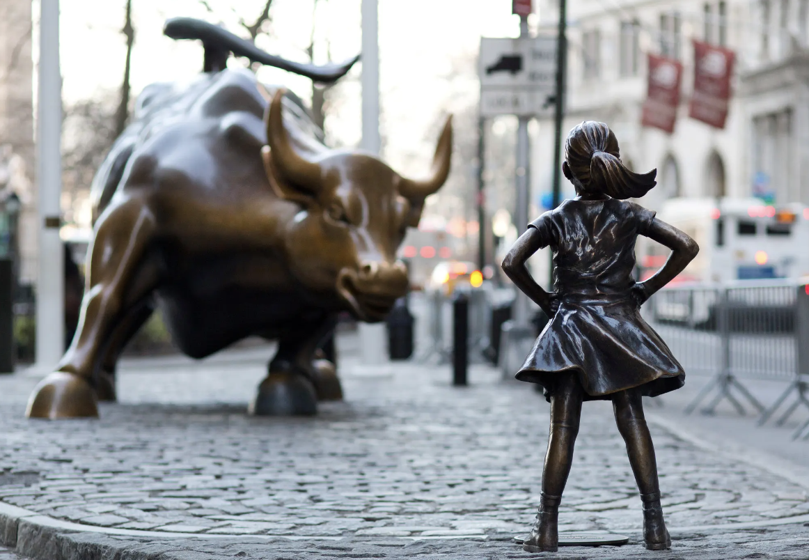 fearless-girl-statue-advertising