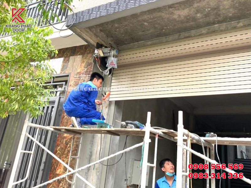 cam ket khi sua cua cuon tai khang phat door