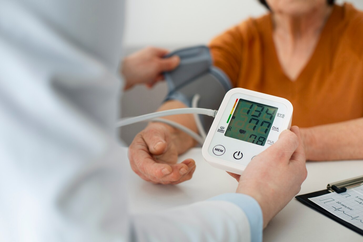 8 cách hạ huyết áp không dùng thuốc đơn giản ngay tại nhà