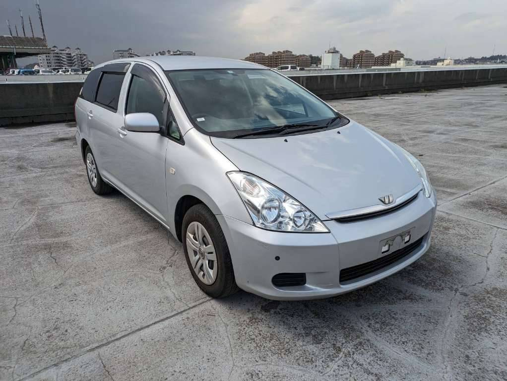 toyota wish front view