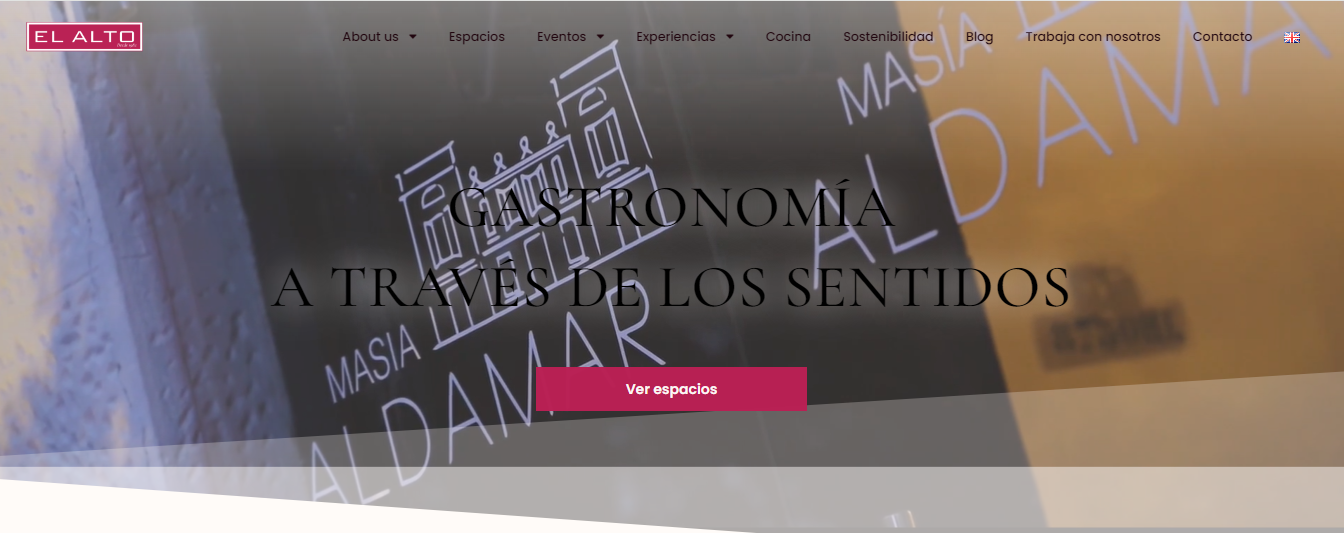 Catering para eventos en España con servicio de camareros y atención profesional.
