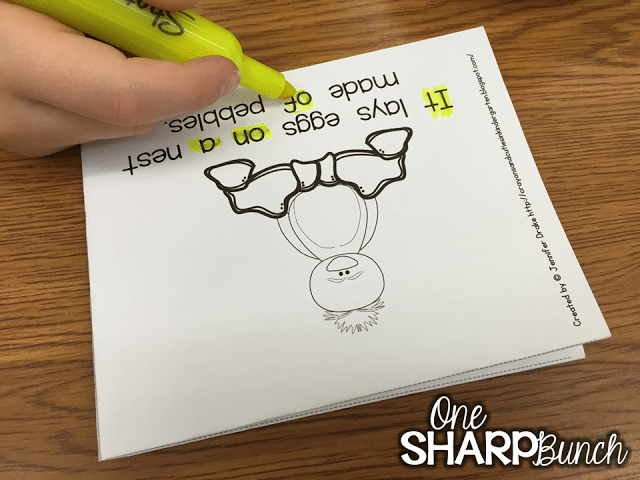 This post has so many integrated penguin activities, covering each content area, as well as penguin crafts to display the students’ learning! Grab the FREE penguin blubber experiment printable to use with your Kindergarten and primary students!