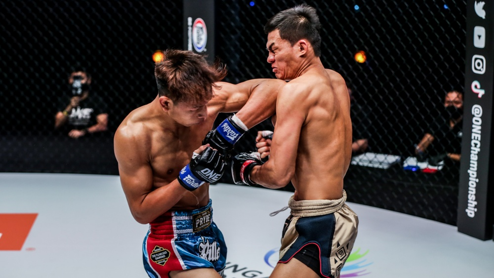 Basic Muay Thai Moves for Beginners - Elbow Strike (Sok)