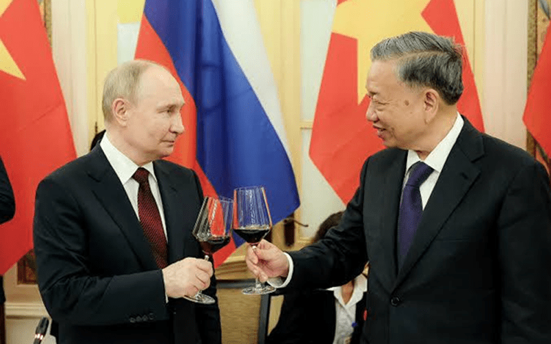 VNTB – Putin sang Việt Nam để tạo liên minh các bạo chúa?!