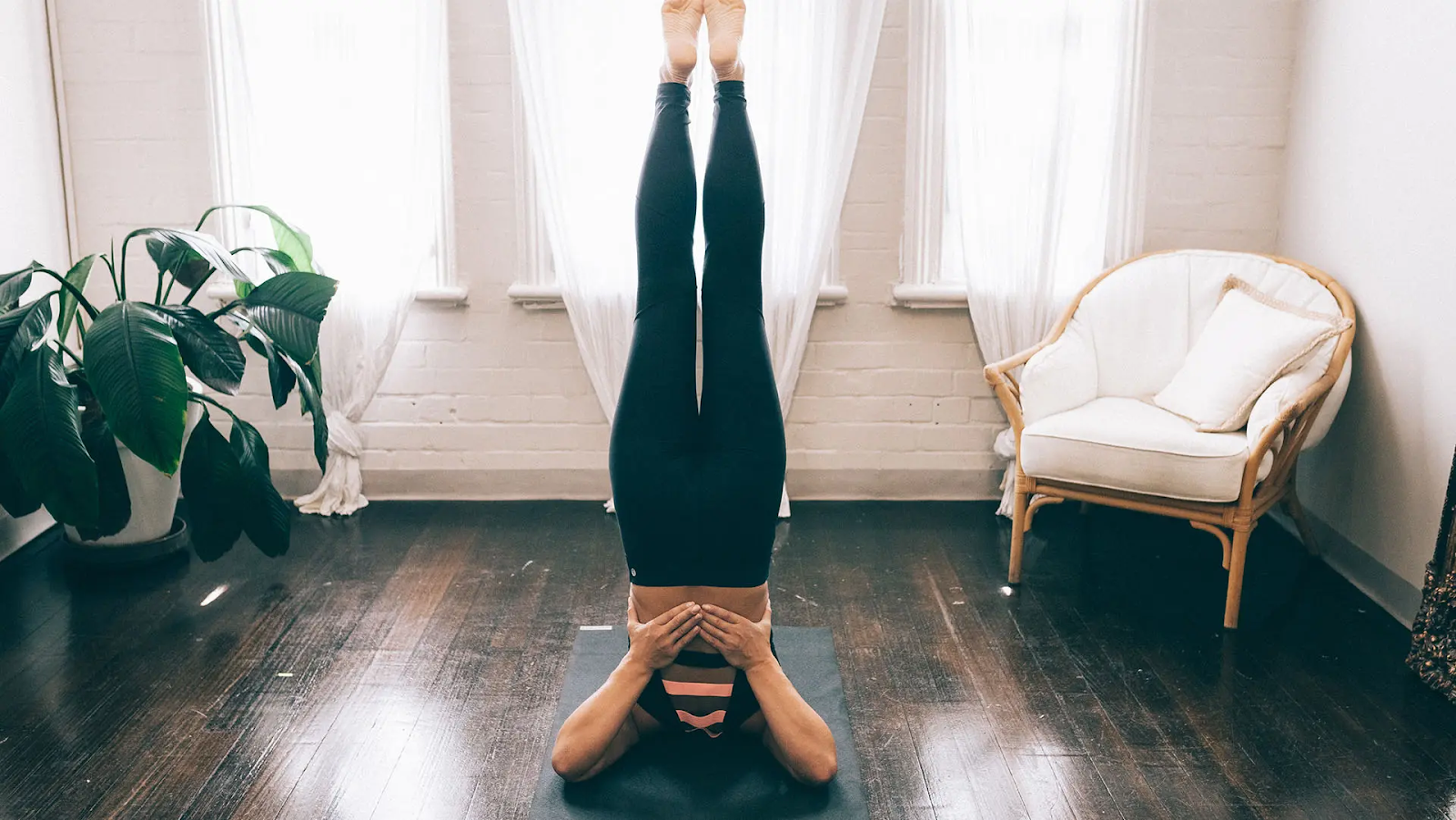 Gymnastics Stretching Technique - The Candlestick