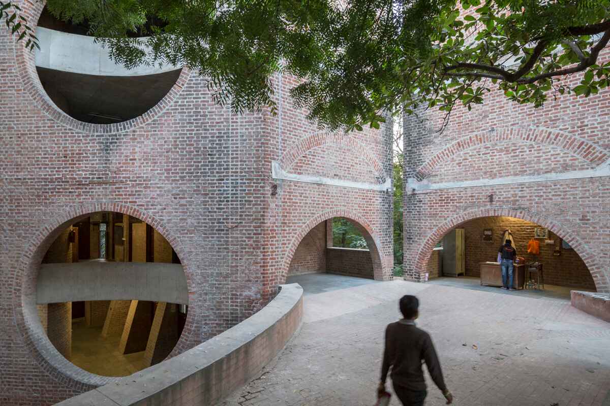 iim in ahmedabad designed by louis kahn-Brick in modern architecture - image 2.jpg