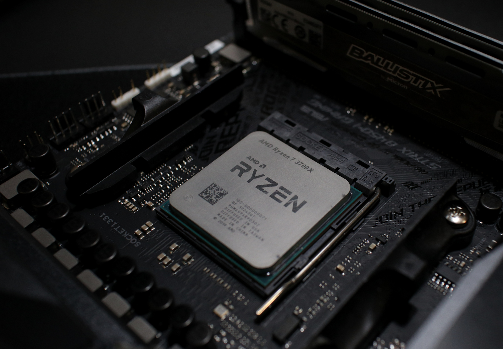 New AMD processors have shown significant developments in performance and energy efficiency.