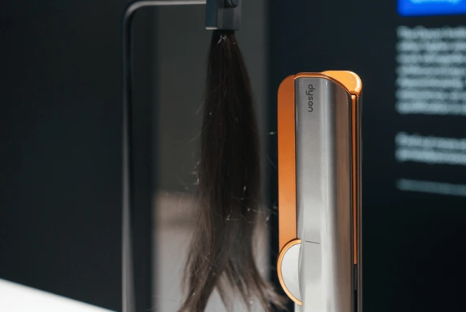 Dyson Airstrait