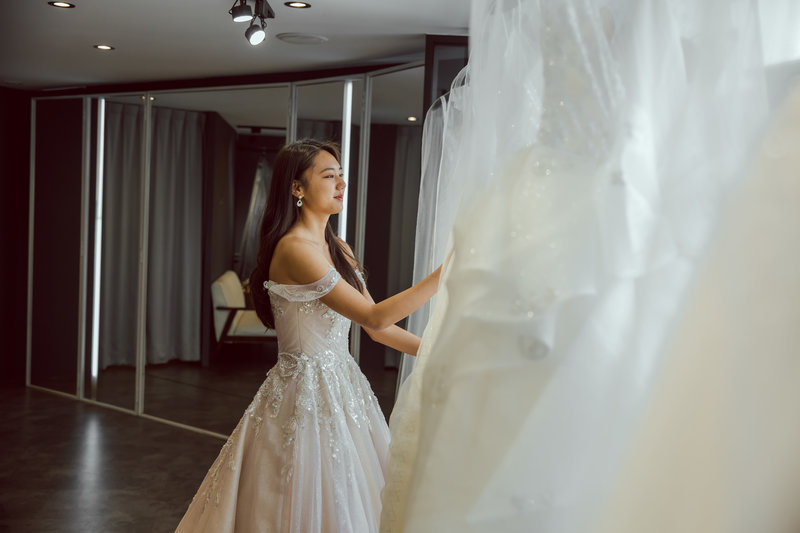 試穿婚紗,桃園禮服出租,桃園婚紗推薦,J2 Wedding