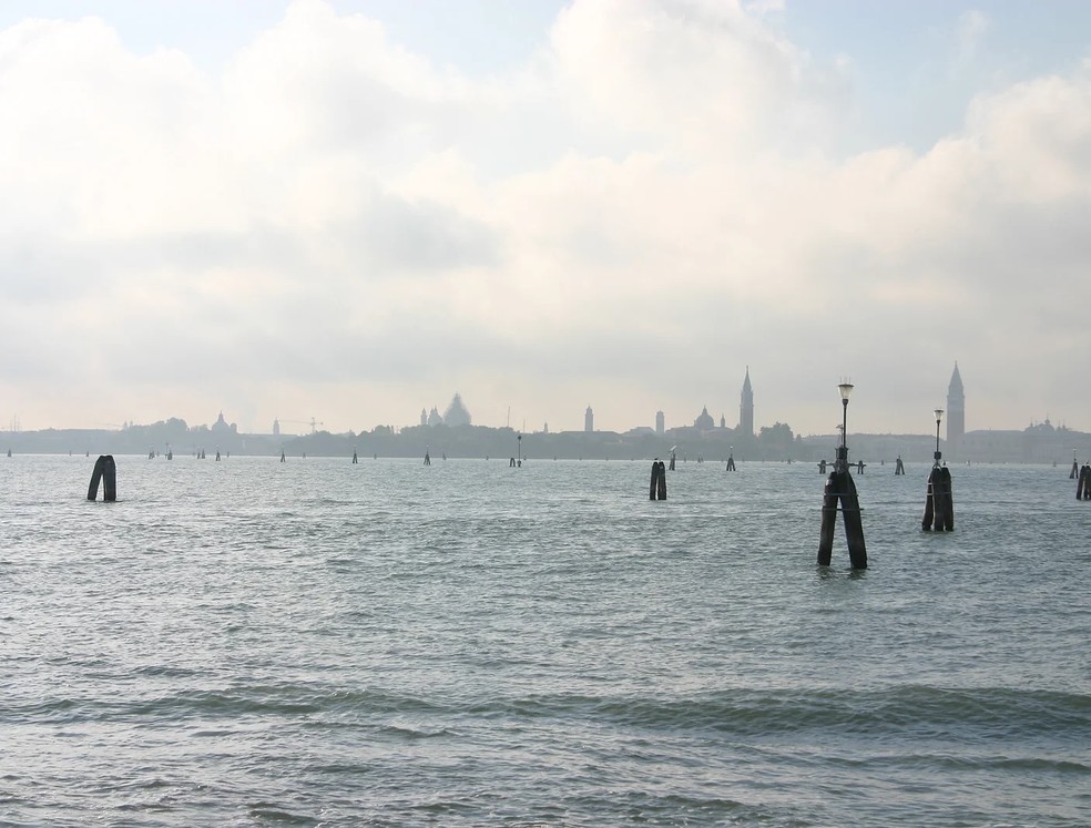 A Ilha Poveglia, situada na lagoa de Veneza, Itlia,  conhecida por sua histria sombria e sua reputao como um dos lugares mais assombrados do mundo  Foto: HAUSER PATRICE / HEMIS.FR/ hemis.fr/Hemis via AFP