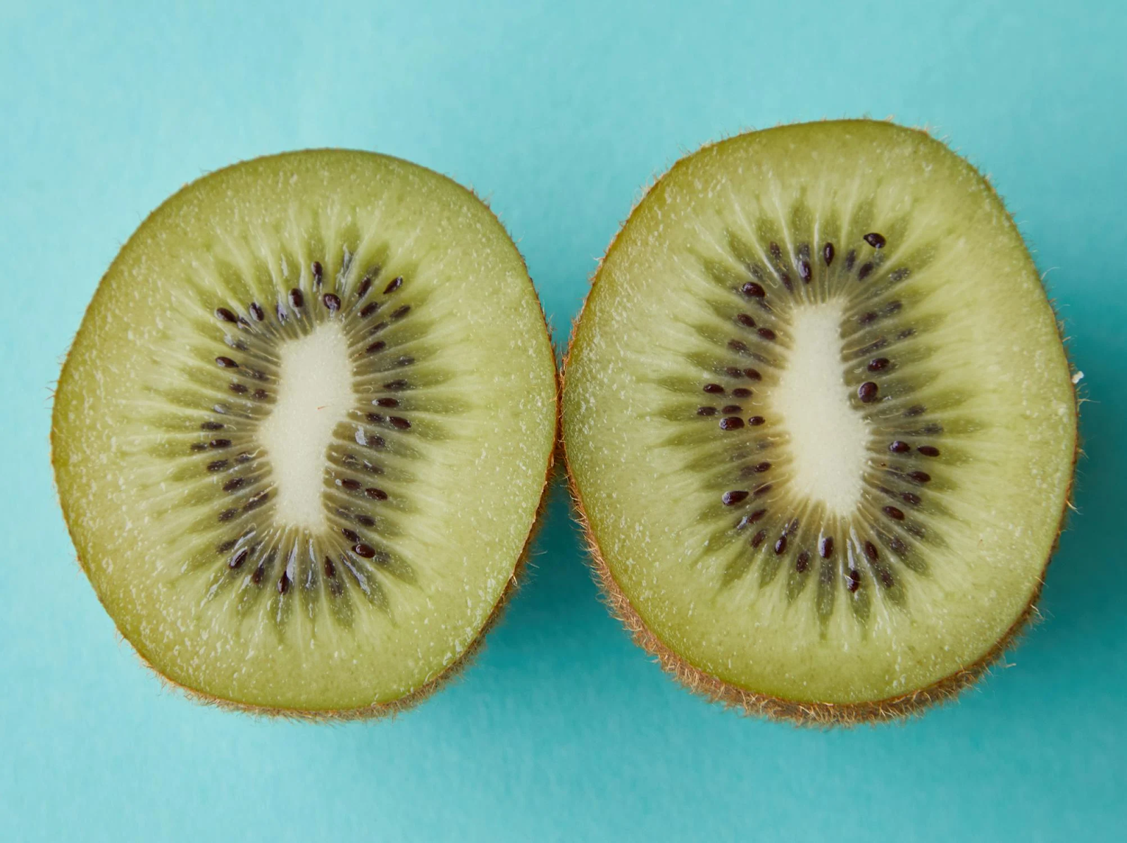 Cara Menjaga Kesehatan Mata dengan Efektif, Yuk Rutin Konsumsi 5 Buah ini! Kiwi