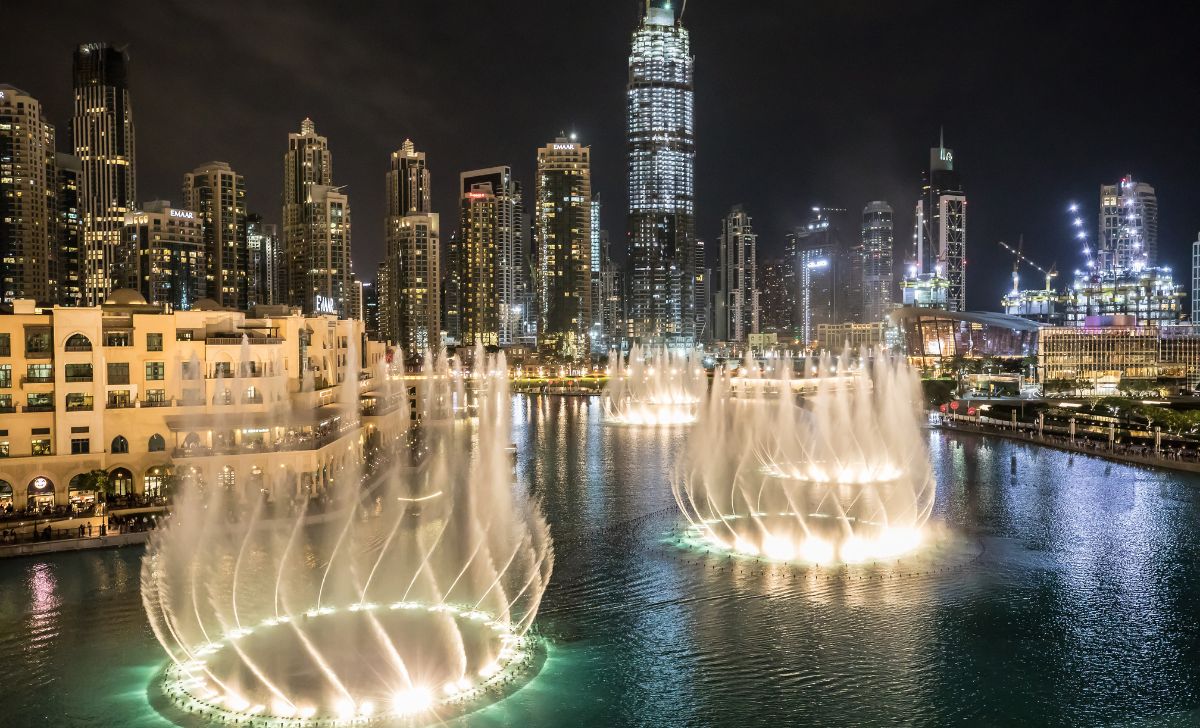 Dubai Fountain Show - Top 10 Night Visiting Places
