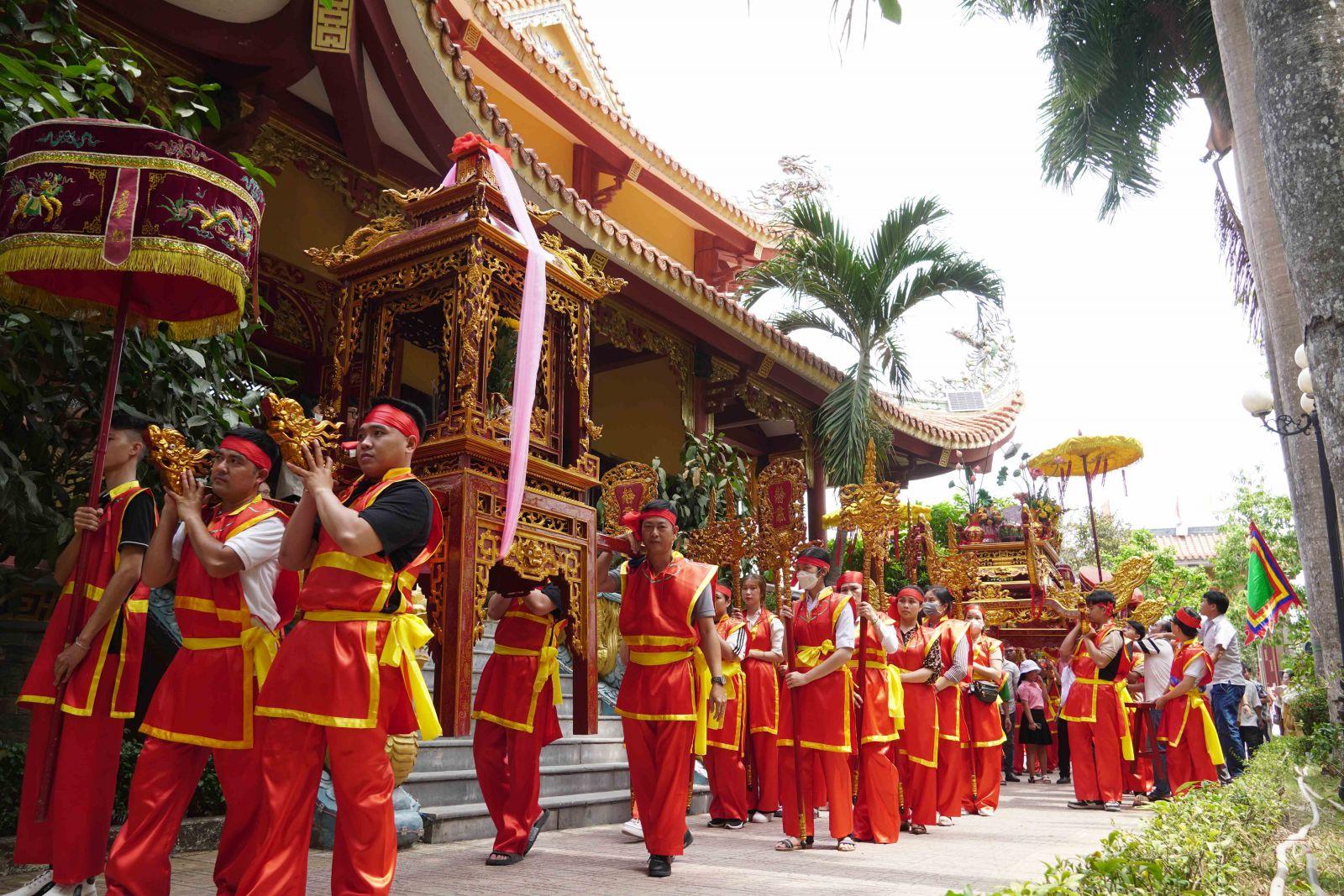 Vĩnh Cửu: Dâng hương lễ giỗ Quốc tổ Hùng Vương tại Nam Minh Điện