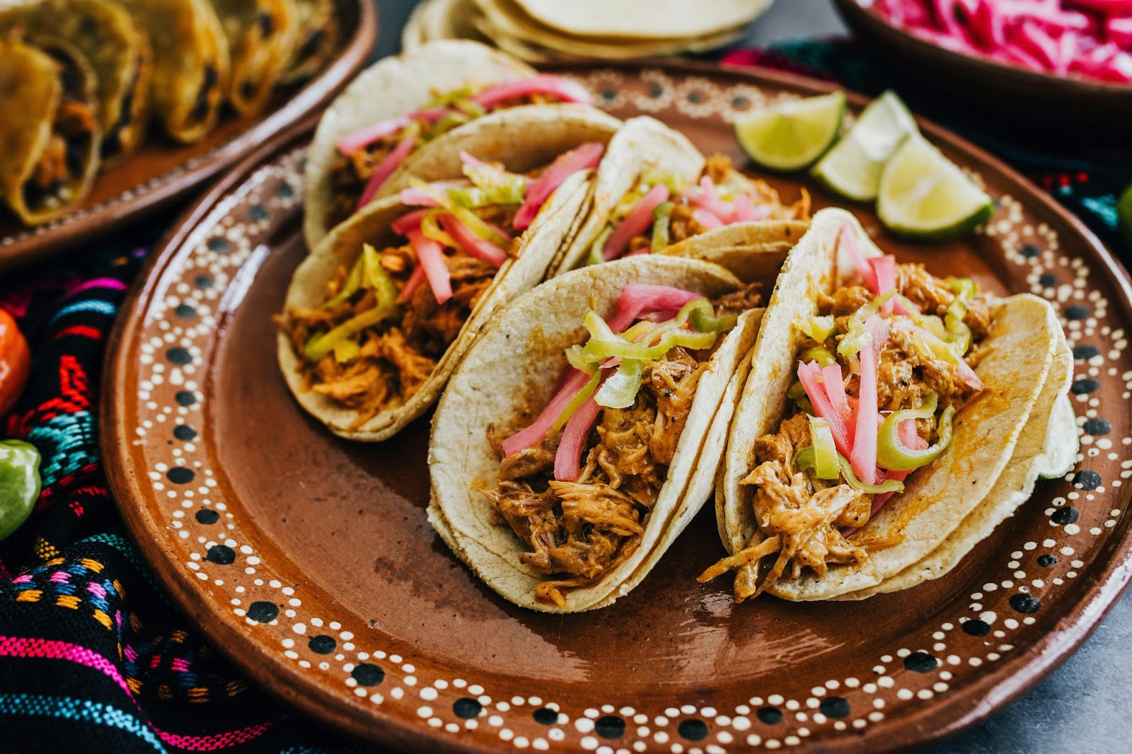 6. Tacos de pui cu salată de varză