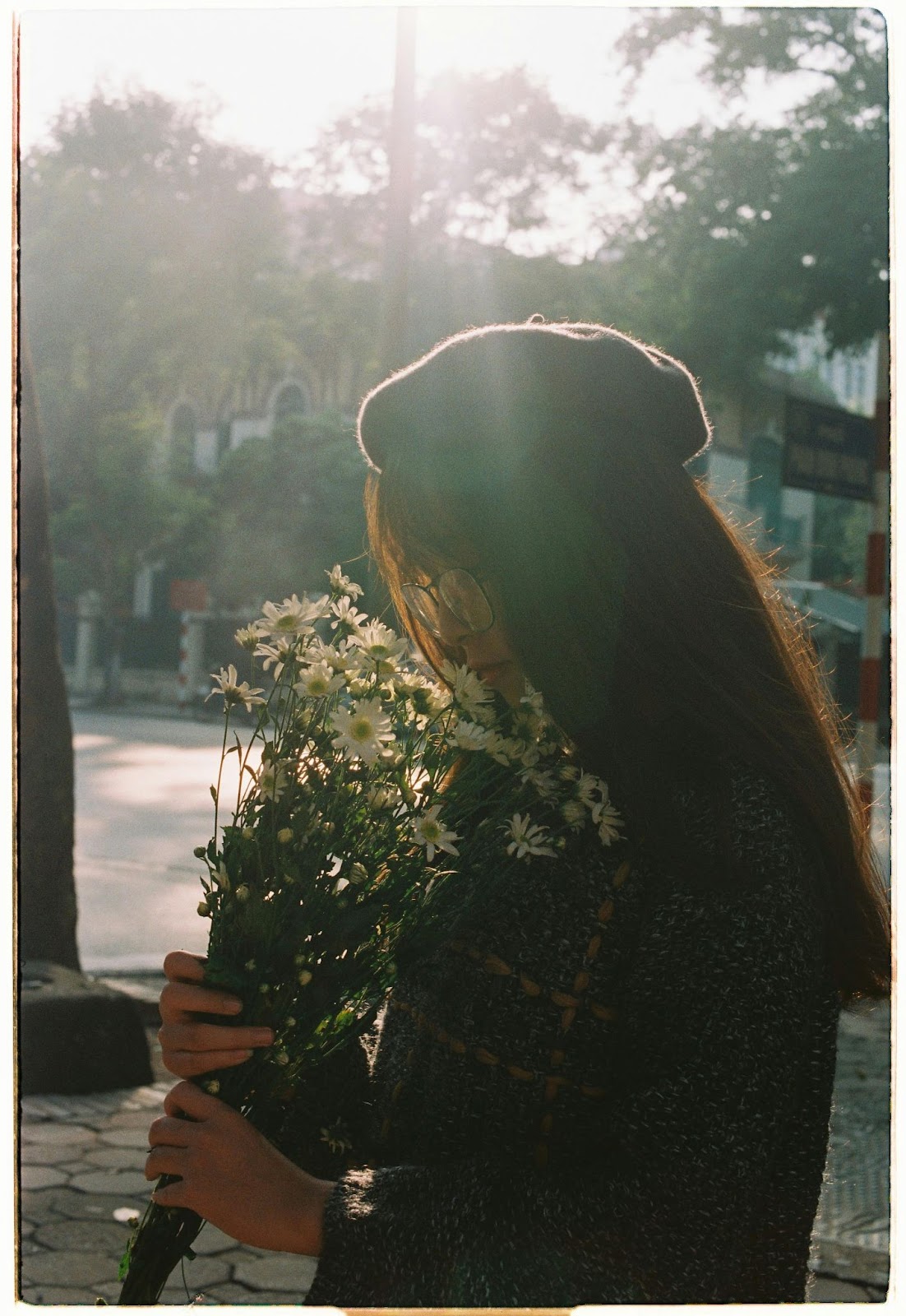 Hidden Face Flower Crown Girl DP
