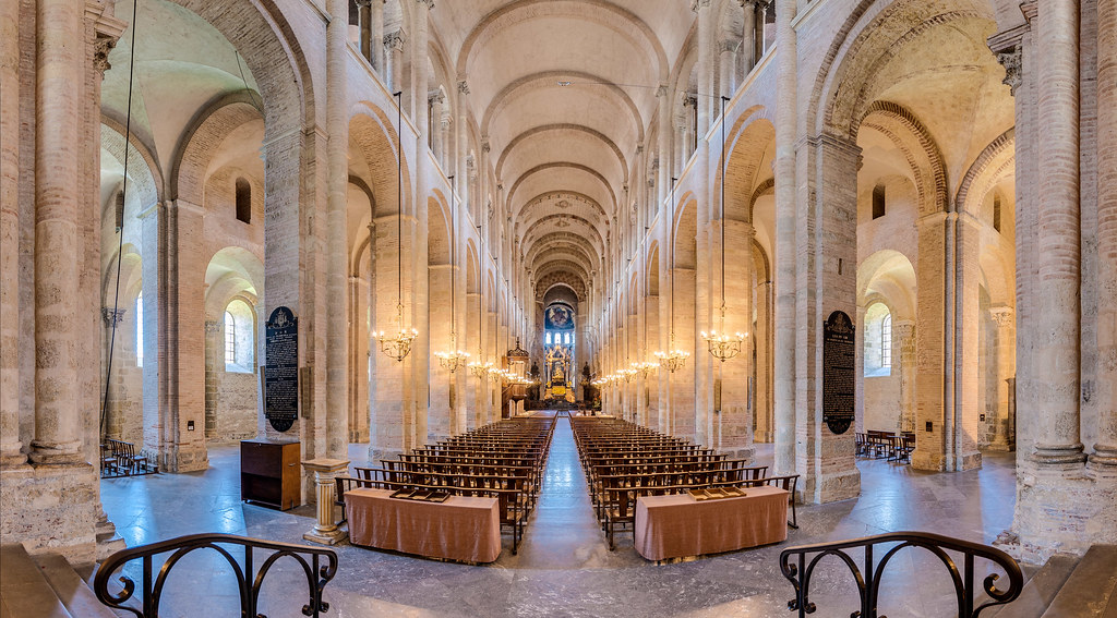 Barrel vaults in Cathedral - Decoding Romanesque Architecture: Arches, Columns, Portals - image 1