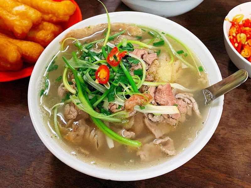 Cách ăn phở bò không lo mập