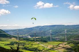 Baptême de parapente à Millau en biplace - Infos | Réservation