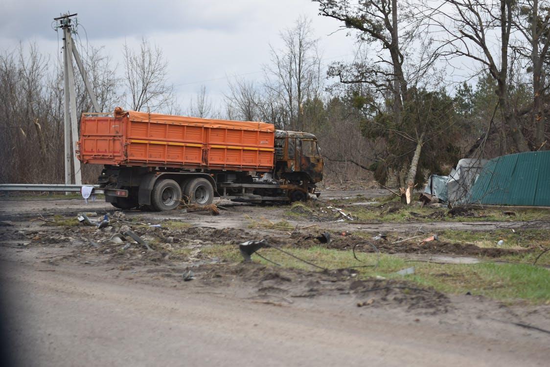 Free Destroyed Truck near Road Stock Photo