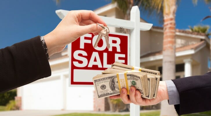 Luxury Properties: The Advantages of Buying Homes for Cash