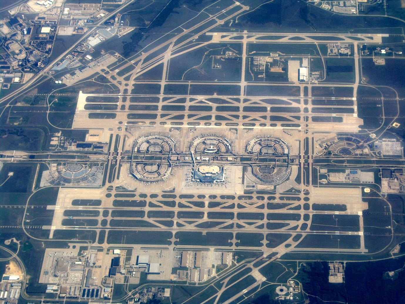 Dallas Fort Worth International Airport - Wikipedia