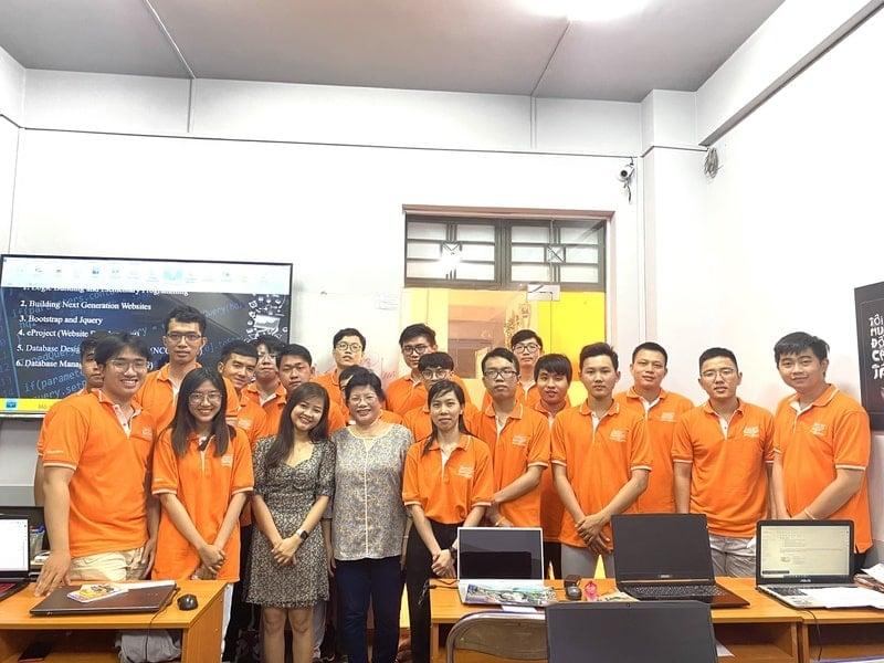 Một lớp học lập trình tại trường Aptech Hà Nội