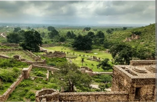 Echoes of Bhangarh: Exploring the Haunted History of Rajasthan’s Infamous Fort