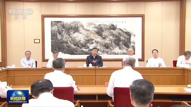 三中全會胡春華與習近平並排而坐