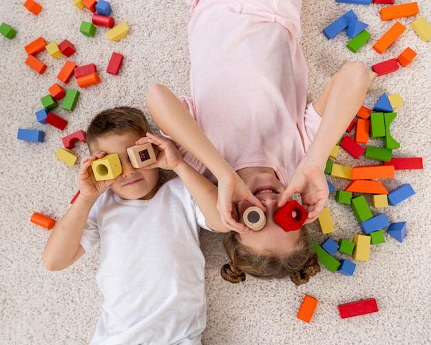 6. Împărtășirea jucăriilor cu familia și prietenii