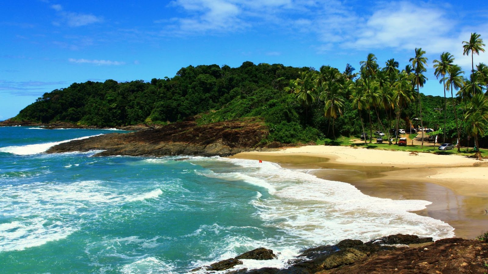Praias do paraíso baiano encantam pela cor do mar e areia branca. Foto: Canva Pro