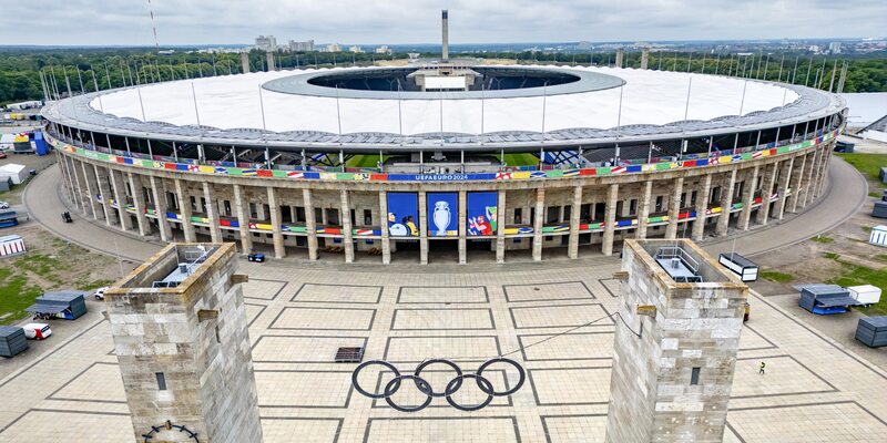 Cologne Stadium và sức chứa khán giả cực khủng