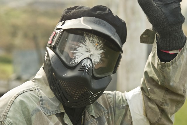 paintball maske vuruşu